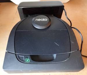 lot 182 image: Neato Botvac D4 Robotic Vacuum Cleaner - USEDTESTEDWORKS