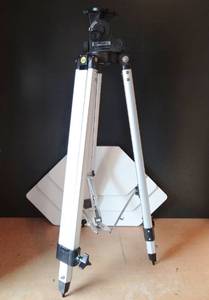 lot 213 image: MEADE Deluxe Field Tripod in Excellent Condition - $$$
