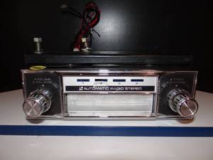 lot 225 image: RARE VINTAGE 1969 AUTOMATIC CAR AUTO 8-TRACK STEREO TAPE PLAYER - MODEL CET-6750