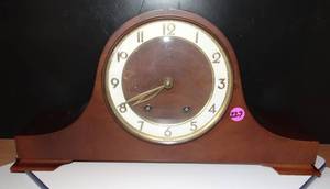lot 227 image: TRADITION MANTLE CLOCK WITH BRASS INNER CHIME - AS SHOWN