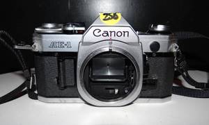 lot 256 image: VINTAGE Canon AE-1 35mm film Camera SLR Manual Focus $$$