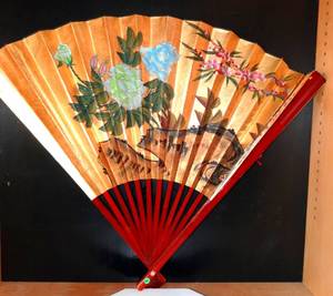 lot 291 image: BEAUTIFUL ORNATE DECORATIVE FOLD OUT ASIAN FAN - APPROX 35