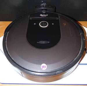 lot 293 image: iRobot - Roomba i7 Wi-Fi Connected Robot Vacuum - Charcoal - USEDTESTEDWORKS $$$$
