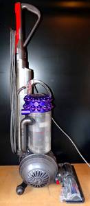 lot 308 image: Dyson Big Ball Animal 2 Pet Vacuum Cleaner - POWERS ON