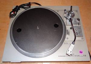 lot 309 image: RARE BIG $$$ ITEM - Vintage Pioneer PL-518 Direct Drive Turntable TestedAll Functions Operable $$$$$