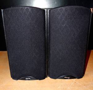 lot 310 image: Klipsch B20 Synergy Bookshelf Speaker - Pair, .75 Tweeter, 5.25 Woofer, 340 Watts, Tractrix Horn Technology, Black