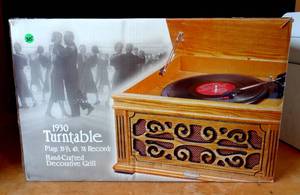 lot 315 image: Crosley CR48-OA CR48OA 1930 Style Decorative Turntable - APPEARS NEW IN BOX AS SHOWN