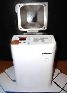 lot 341 image: Breadman TR440 Bread Maker 1.5 Lb - Works
