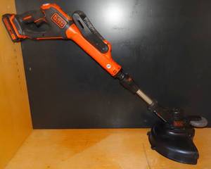 lot 343 image: BLACK & DECKER 20 VOLT EDGER WITH BATTERY (NO CHARGER) - WORKS