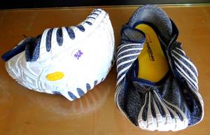 lot 368 image: VIBRAM FUROSHIKI WRAPPING SOLE SHOES $$