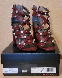 lot 33 image: NIB MICHAEL ANTONIO WOMENS CRANBERRY TURCKER STYLE SHOES AS SHOW. SIZE 5.5.