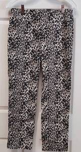 lot 43 image: BRAND NEW VAN HEUSEN SUPER STRETCH PULL ON CROP SLIM FIT WITH TAG. SIZE 4. RETAIL PRICE $76.
