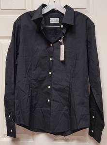 lot 65 image: BRAND NEW VAN HUESEN BUTTON UP WRINKLE FREE WOMENS BLOUSE WITH TAG AS SHOWN. SIZE M.