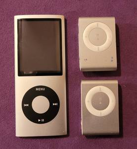 lot 46 image: (3) ASSORTED APPLE IPODS AS SHOWN.
