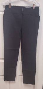 lot 108 image: BRAND NEW VAN HUESEN SUPER STRETCH PULL ON PANT SLIM FIT WITH TAGS AS SHOWN. SIZE 4. RETAIL PRICE $78.