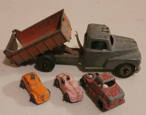 lot 56 image: LOT OF VINTAGE TOYS INCLUDING HUBLEY AND TOOTSIE AS SHOWN.