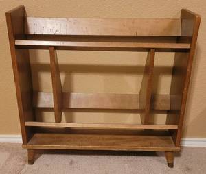 lot 57 image: VINTAGE WOODEN BOOK STAND  DISPLAY IN STYLE SHOWN.