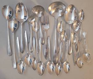lot 87 image: LOT OF ASSORTED VINTAGE SILVERWARE AS SHOWN.