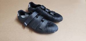 lot 95 image: Pair of Mens Shimano RT5 Cycling Shoes SH-RT500 - Size 10, EU 44
