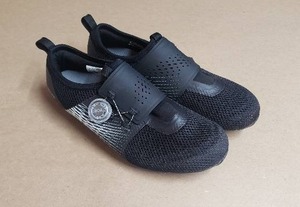 lot 60 image: Pair of Womens Shimano SH-IC500 High Performance Cycling Shoes - Size 7, EU 39