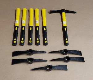 lot 208 image: Lot of 6 NEW 400G Pick Axes