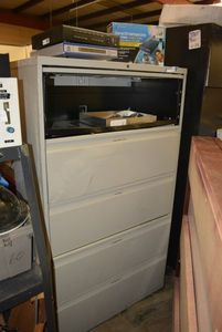 lot 106 image: 5 Shelf Storage Cabinet Plus Contents