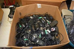 lot 143 image: Box of Computer Mice