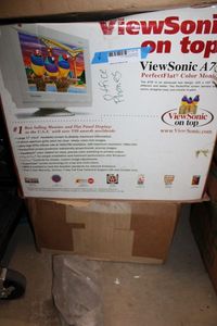 lot 176 image: 2 Boxes Office Phones