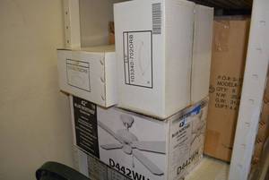 lot 58 image: 42 Blue Norther Ceiling Fan and 2 Ceiling Dome Lights