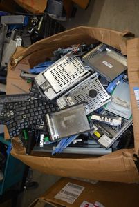 lot 25 image: Electronic Parts