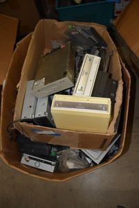 lot 26 image: Electronic Parts