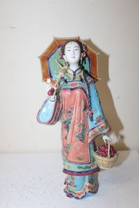 lot 3 image: Chinese Porcelain Figurine