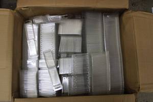 lot 17 image: Box of Small Plastic Lidded Containers