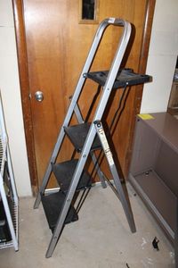 lot 609 image: Folding Step Ladder
