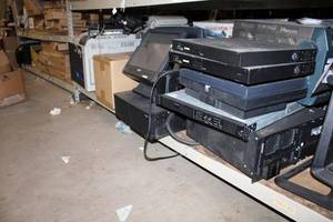 lot 423 image: Contents of Shelf Printers, POS Terminal,