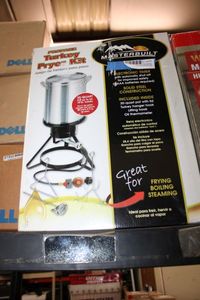 lot 470 image: Turkey Fryer Kit Still in Box