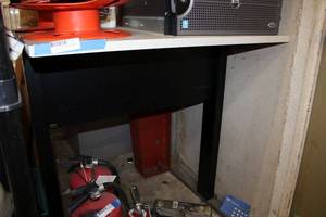 lot 621 image: Standing Height Table