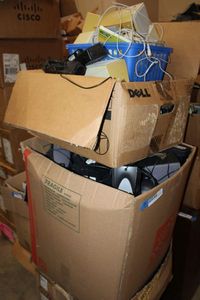 lot 257 image: Computer Speakers, 2 Boxes