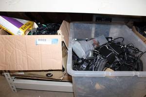 lot 289 image: Large quantity of power adapters and computer mice