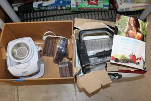 lot 207 image: Juicer by The Juice Master and Ninja Blender still with Box