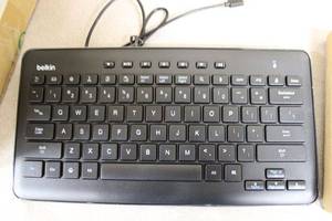 lot 317 image: Two boxes of Belkin USB key boards still in box B2B127-BLK (QTY 10 EA)