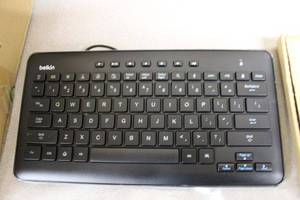 lot 319 image: Two boxes of Belkin USB key boards still in box B2B127-BLK (QTY 10 EA)