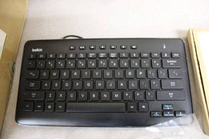lot 322 image: Two boxes of Belkin USB key boards still in box B2B127-BLK (QTY 10 EA)