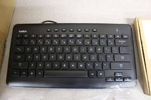 lot 325 image: Two boxes of Belkin USB key boards still in box B2B127-BLK (QTY 10 EA)