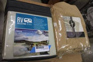lot 352 image: RV Narrow King Sheet Set and Full Sheet