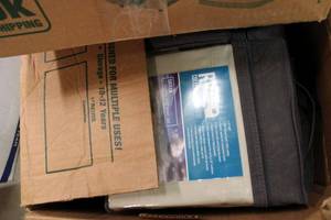lot 354 image: Box of RV Narrow King Sheet Sets