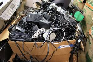 lot 363 image: Wall Warts and Power Cords