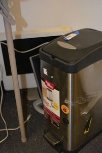 lot 577 image: 4 Gallon Rectangular Step Can