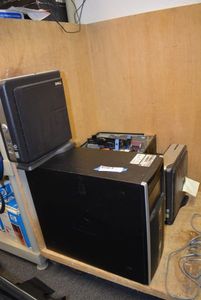 lot 593 image: Hp and Dell Hard Drives