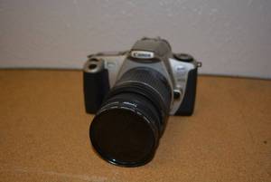 lot 607 image: Canon Camera Rebel 2000